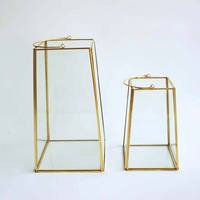 Lanterne en verre et laiton géométrique trapézoïdale moderne, centre de table de mariage, terrarium suspendu doré de luxe, bougie, décoration d'intérieur