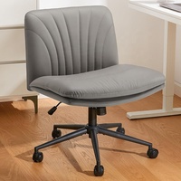 Chaises de travail d'ordinateur pivotantes réglables confortables en cuir PU jambes croisées large chaise de bureau beige sans bras avec roues