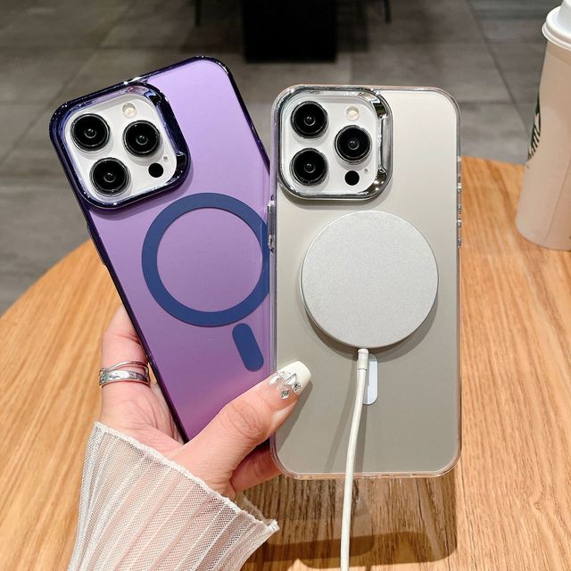 Wholesale TPU PC 2 in 1 Shockproof Frosted Anti Scratch Magnetic Phone Case for iPhone 16 Pro Max