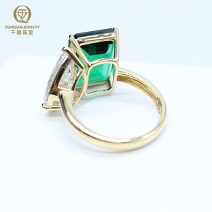 <span class=keywords><strong>Anello</strong></span> di diamanti da laboratorio di moda personalizzato 18K oro massiccio DEF VVS Lab ha coltivato un <span class=keywords><strong>anello</strong></span> di diamanti <span class=keywords><strong>con</strong></span> taglio smeraldo ultimo Design certificato IGI - Product Image 6