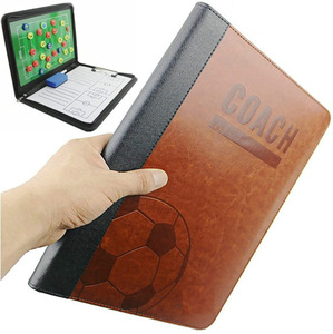 Tableau Tactique de Football en Cuir PU Pliable et Portable avec Stylo, Facile à Nettoyer - Product Image 2