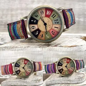 Orologi multicolori modello arcobaleno eccentrico Boho Hippie orologi meravigliosi regalo per le donne orologi con cinturino in pelle intrecciata PU