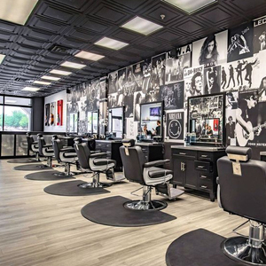 Tappetino Antifatica Impermeabile Nero a Semicerchio per Barbiere, Parrucchiere e Salone - Product Image 1