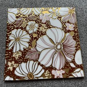 Azulejos <span class=keywords><strong>de</strong></span> Porcelana Esmaltada Dorada <span class=keywords><strong>de</strong></span> Gran Diseño Comercial Golden Ceramics con Franja Dorada <span class=keywords><strong>para</strong></span> Baño, Sala <span class=keywords><strong>de</strong></span> Estar, <span class=keywords><strong>Pared</strong></span> y Piso - Product Image 4