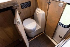Vente en gros de camping-cars modernes de haute qualité 4x4 en fibre de verre, caravanes extensibles tout-terrain personnalisables, camping-cars sur camion plateau - Product Image 4