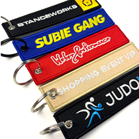Geborduurde sleutelhangers met aangepast logo, bulkverpakking voor klassieke auto-accessoires & gepersonaliseerde geweven sleutelhangers van textiel