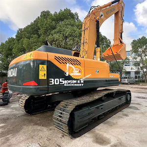 Excavatrice lourde Hyundai 305LC-9S d'occasion, moteur Cummins C8.3, poids opérationnel de 30 tonnes, faible nombre d'heures, composants essentiels, machinerie minière - Product Image 4