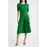Robe midi côtelée verte tendance à col rond pour femme, coupe ajustée mi-manches, style A-line, élégante et décontractée pour l'été