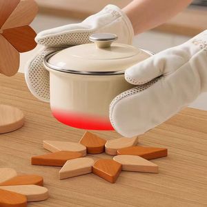 <b>Wooden</b> Flower Coaster Set With Phone Stand Multi Functional Tabletop Decor For Home Office <b>Desk</b> Use - Product Image 2