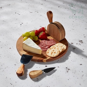 Plateau de service rond de luxe en bois d'acacia pour charcuterie, apéritifs, desserts, plateau à fromage en bois avec ensemble de couteaux - Product Image 1