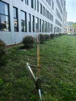 Chauffe-terrasse extérieur à granulés en acier inoxydable avec tube en verre pour une ambiance lumineuse et chaleureuse dans votre patio, jardin et cour arrière