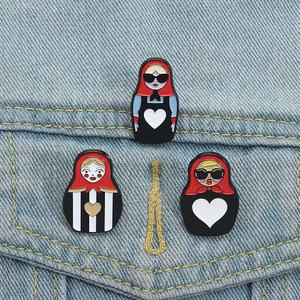 Broches en métal de style matryoshka russe, créatives et uniques, badges commémoratifs en métal, accessoires de dessin animé, vente en gros - Product Image 3