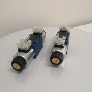 4WE6D62/OFEG24N9K4 R900567512 Solénoïde directionnel en stock - Product Image 4