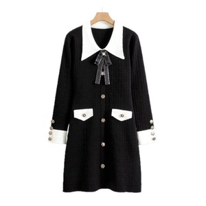 Robe pull en maille pour femme, manches longues, crème et noir, col et poches, style élégant, collection Printemps 2025 - Product Image 5