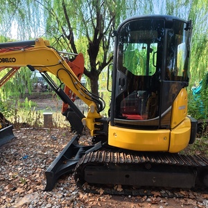 เครื่องจักรก่อสร้างจากโรงงานที่ประหยัดน้ำมันและทรงพลัง รถขุดไฮดรอลิกแบบตีนตะขาบ โคมัตสึ SK35SR มือสอง ขนาด 3.5 ตัน - Product Image 2