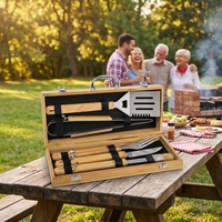 Ensemble d'outils de barbecue de qualité supérieure en 5 pièces avec étui de transport en bambou, kit d'accessoires de barbecue en acier inoxydable avec poignée en bois