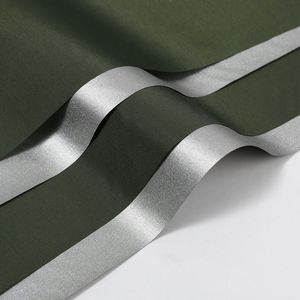Tela de Tafetán de Poliéster 210T Impermeable y Resistente a Desgarros con Revestimiento Plateado de PU Ligero, Suministro de Fábrica, para Cubiertas de Carpas - Product Image 2