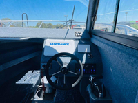 Bateau à moteur en aluminium de 7,5 m (25 pieds) - Yacht à cabine - Bateau de pêche sportive - Facile à manier - À vendre