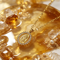 Collier pendentif religieux en alliage avec strass ovales, accessoires de mode, chaîne de collier douce et rétro pour femmes