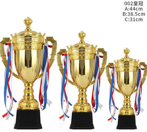 Fábrica de demostración Venta caliente Premio de competencia Artesanía de plástico Corona Trofeo Nombre personalizado y logotipo Fútbol Deportes <span class=keywords><strong>Copa</strong></span> de trofeo de plástico - Product Image 3