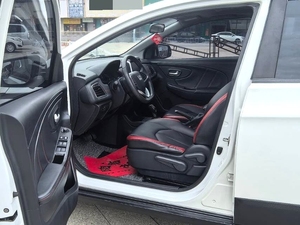 Luxgen U5 SUV 1.6 Unlimited 2016 2017 2018, transmission automatique, <span class=keywords><strong>véhicule</strong></span> d'<span class=keywords><strong>occasion</strong></span>, couleur foncée, caméra de recul - Product Image 5