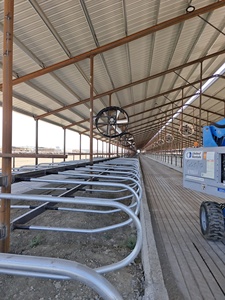 Hot Selling Poultry Suction Fan Solar Powered Poultry Farm Ventilation Fans Wall-Mounted Dairy Farm Cooling Fan - Product Image 3