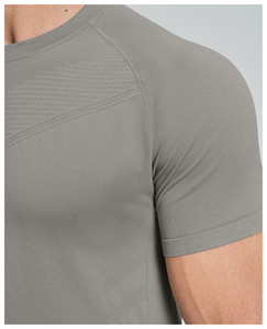 T-shirt de sport pour homme, sans couture, respirant, à séchage rapide, adapté à la randonnée, aux déplacements domicile-travail et aux activités sportives - Product Image 4
