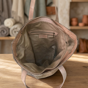 Bolsos de Seda de Cactus Hechos a Mano y Personalizables con Cierre de Cremallera para Deporte y Viajes - Product Image 4