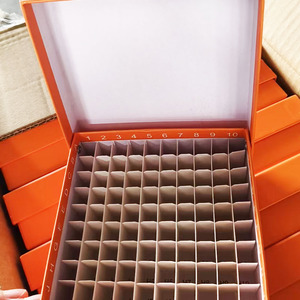 Caja de Almacenamiento para Crioviales, 100 Compartimentos, Naranja, Impermeable, de Cartón, para Microtubos de 1.5, 1.8 y 2 ml - Product Image 2