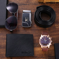 Set Regalo Personalizzato Creativo con Orologio da Polso con Movimento al Quarzo, Quadrante a Lancette, Cinturino in Acrilico, Occhiali, Portafoglio e Cronografo