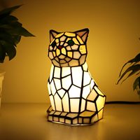   Lampe de table LED en forme de chat avec verre teinté jaune et blanc, design moderne, abat-jour carré en dôme pour chambre, résine AC personnalisée