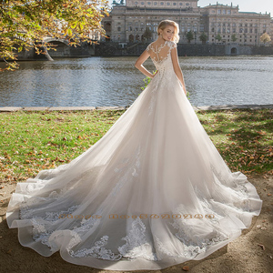 Vestidos de Novia Princesa Corte A, Vestido de Novia con Cuello Redondo, Manga Corta, Botones, Apliques, Tul, Vestidos de Novia de Talla Grande - Product Image 3