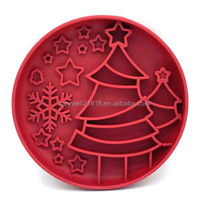 Mangkuk Anti-tersedak untuk Anjing dengan Desain Natal, Alas Makan Interaktif Gaya Natal dari Silikon dengan Pengisap untuk Perawatan - Product Image 2