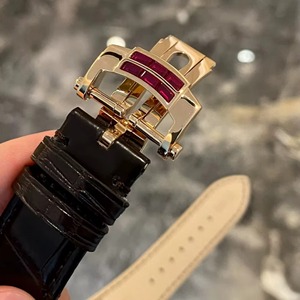 Reloj Mecánico de Lujo Tonneau Elegante de Alta Calidad con Cristal de Zafiro, Bisel de Rubí, Resistente al Agua, con Detalles en Oro Rosa - Product Image 5