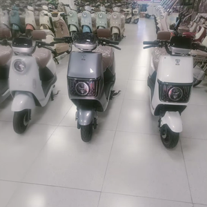 High-End Intelligent Motorcycle With 72V20A Lead-Acid Battery and 1500W Motor Speed 60km/h Range 80km - Product Image 1