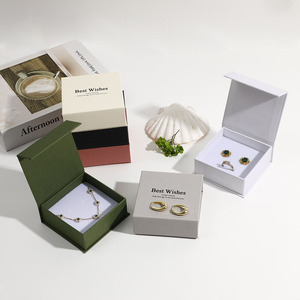 Caja de regalo abatible del fabricante original con logotipo que se puede colocar magnéticamente para el embalaje de joyas y piedras preciosas. - Product Image 1