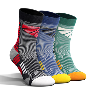 LONGFEI Vente en gros de chaussettes de sport de haute qualité pour femmes et hommes, avec logo personnalisé, chaussettes de <span class=keywords><strong>compression</strong></span>, chaussettes de course à pied, chaussettes de basket-ball - Product Image 1