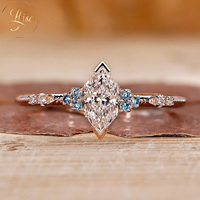 IGI-Zertifizierter Niederländischer Marquise-Schliff Labor-Diamant Verlobungsring Maßgefertigter 18K Gold Ring mit Blauen Labor-Diamanten Seitensteinen Feiner Schmuck