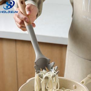 Cuchara ranurada antiadherente patentada para cocinar, trituradora de patatas de silicona, cuchara para Pasta con mango de madera - Product Image 4