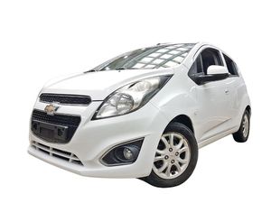 Chevrolet Spark FC755442 Hatchback 2015 Usado, Auto Urbano de Bajo Consumo, Fácil de Conducir, Asientos de Cuero, Pantalla Táctil, Euro IV - Product Image 5