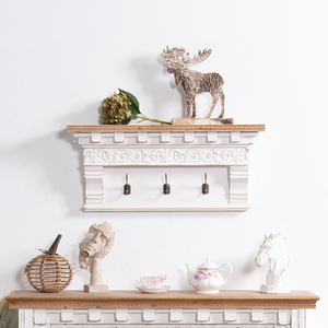 Étagère murale en bois massif de style nordique moderne pour l'entrée et le couloir, avec crochets pour chapeaux et manteaux - Product Image 1