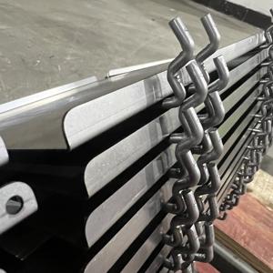 Fabricant leader de présentoirs en tôle sur mesure OEM avec crochets ronds soudés, service de soudage et de pliage - Product Image 1