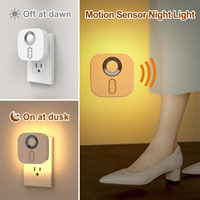 Lampe d'armoire moderne minimaliste en plastique avec détecteur de mouvement, rétroéclairage RGB, conception intelligente à détection de mouvement ; s'allume/s'éteint à la détection d'une personne