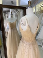 Robe de Soirée 2026 Nouvelle Collection en Gros Champagne Coupe A-Line Longue Élégante en Tulle Col V Bretelles Fines pour Anniversaire Femme