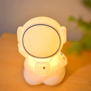 子供のためのかわいいギフト-幼児の部屋の装飾のための充電式宇宙飛行士ランプナイトライト