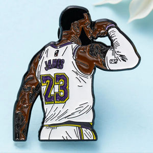 金メッキエナメルメダルラペルピンダイカティング天使バスケットボール選手クリスマス装飾金属彫刻絵画 - Product Image 2