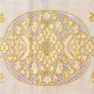 Usine directement en gros étanche à l'huile Pvc plastique vinyle dentelle <span class=keywords><strong>nappe</strong></span> rouleau couverture <span class=keywords><strong>de</strong></span> Table tissu mariage 137*181cm - Product Image 6