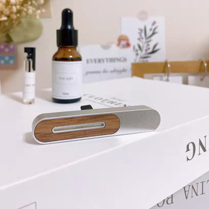 2022 New Car aromaterapia diffusore di olio essenziale deodorante per <span class=keywords><strong>auto</strong></span> <span class=keywords><strong>in</strong></span> <span class=keywords><strong>legno</strong></span> Logo personalizzato con confezione regalo nera per ufficio camera da letto - Product Image 6