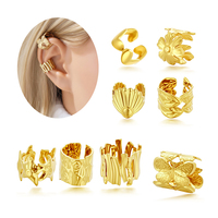 Manchette d'oreille Maina rétro romantique papillon fleur, sans piercing, pour cartilage et tragus, hypoallergénique, plaqué or