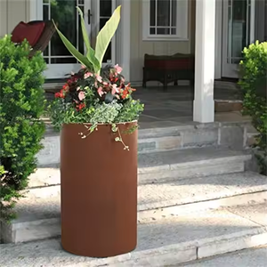 Jardinières modernes en acier corten de grande taille, de haute qualité, utilisées en extérieur avec des fleurs/plantes vertes - Product Image 3